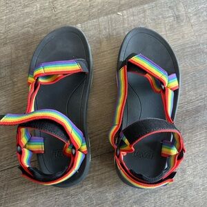 Teva Rainbow Outdoor Sandals with Adjustable Straps, size 4